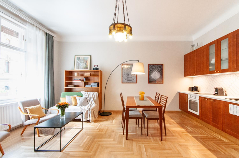 Others 2, Spacious family suite along river side, in the heart of Buda, Budapesti