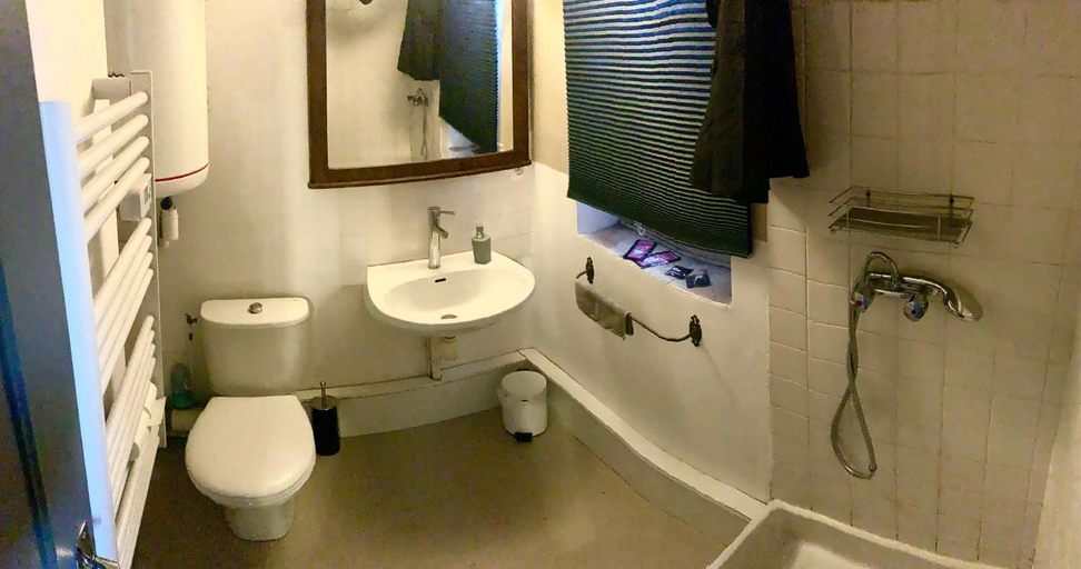 Bathroom 3, Le Perchoir, Vaucluse