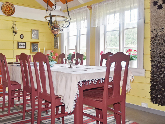 Others 5, 8 Person Holiday Home in Liabygda, Norddal