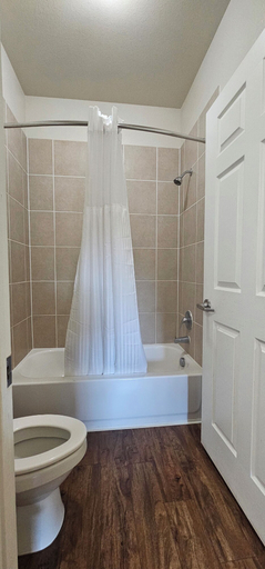 Bathroom 5, Dilley Motor Inn, Frio