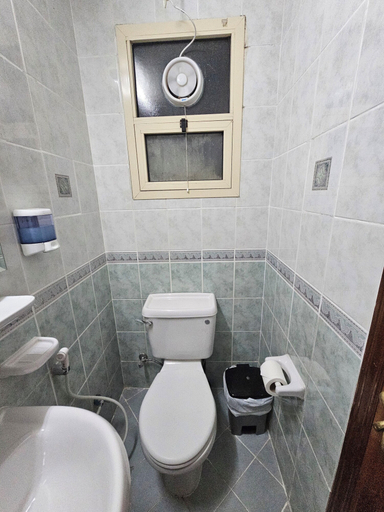 Bathroom 5, Oasis Hostel, Abu Dhabi City