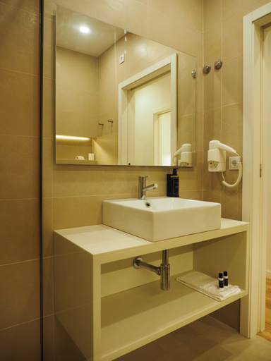 Bathroom 3, ALMARELA apartments, Porto
