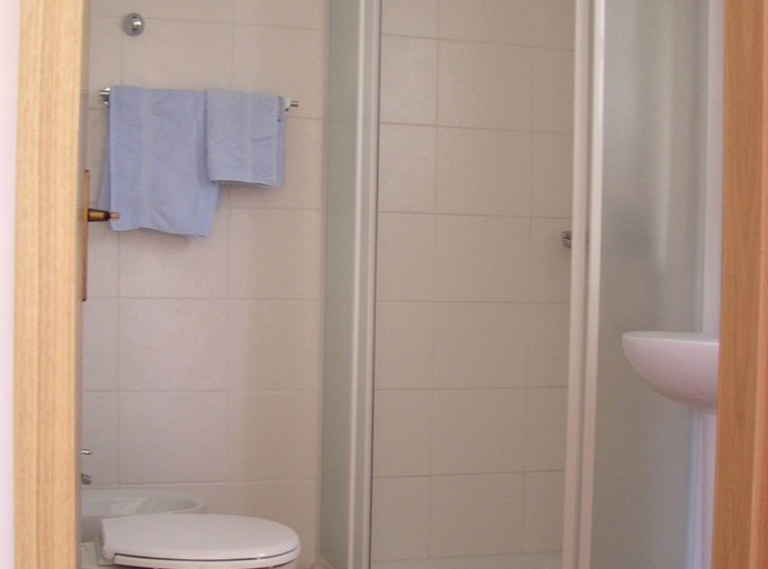 Bathroom 3, Sunny Street Holiday Home, Rovinj