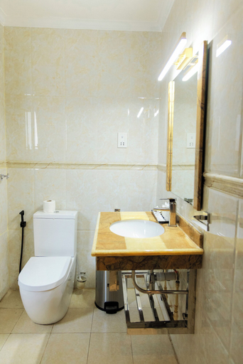 Bathroom 4, The Grand Palace Hotel, Lusaka