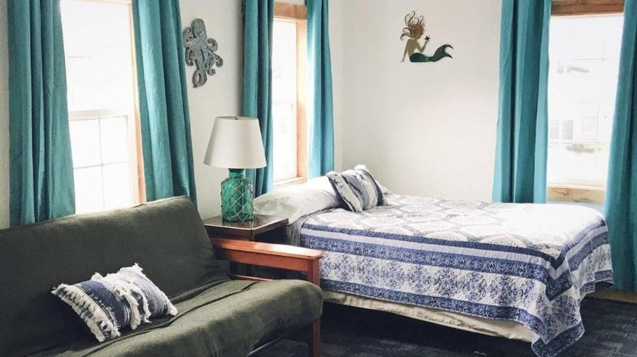 Bedroom 4, The Tides Inn, Kenai Peninsula