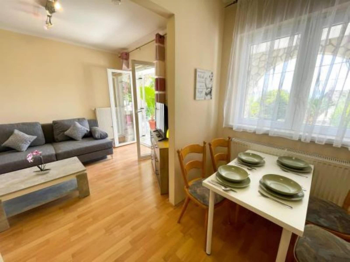 Others 5, Apartment Sams 1, Novi Vinodolski