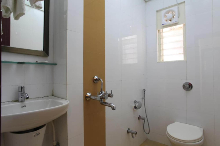 Bathroom 4, Hotel Sai Mahal, Ahmadnagar
