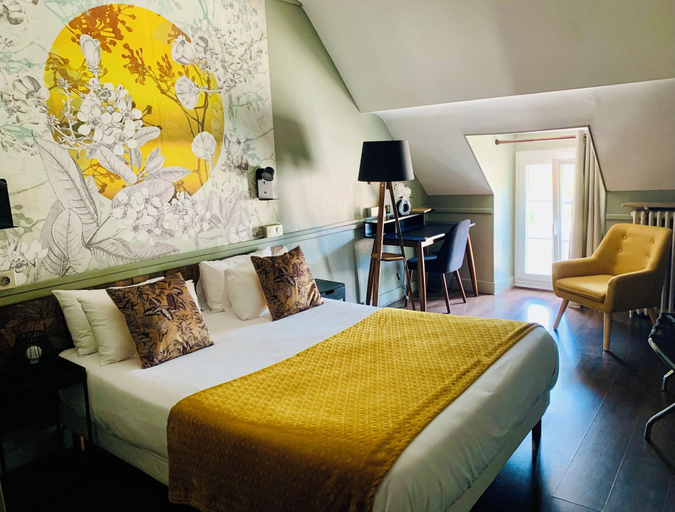 Bedroom 4, Hotel du Roy, Côte-d'Or