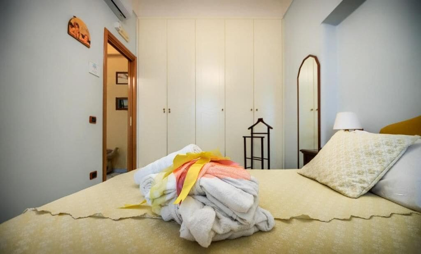 Bedroom 3, La Finestra Sul Mare, Napoli