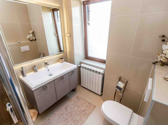 Bathroom 2, Modern Comfort With Shared Pool & Lush Green Surroundings in Kastav, Kastav