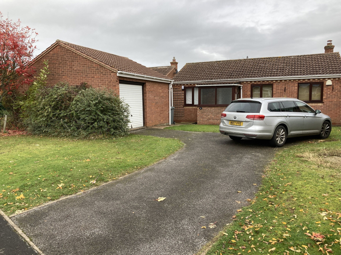 Exterior & Views 2, Spacious Detached Bungalow With Ample Parking, Lincolnshire