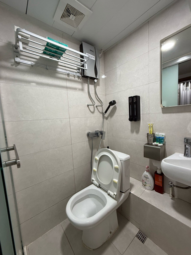 Bathroom 2, Rest Inn, Kowloon
