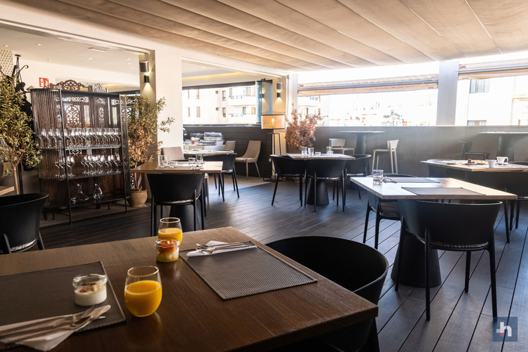 Food & Drinks 5, Adonis Plaza, Santa Cruz de Tenerife