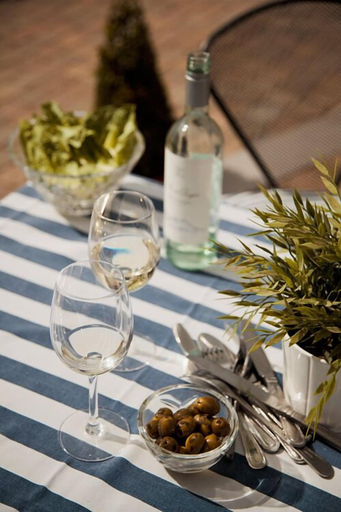 Food & Drinks 5, The Strand Inn