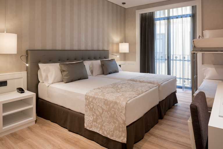 Bedroom 2, Catalonia Puerta del Sol Hotel, Madrid