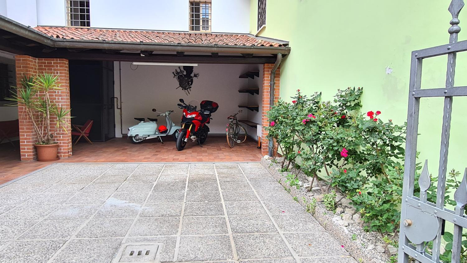 Others 4, Zi Bitta - guest house, Udine