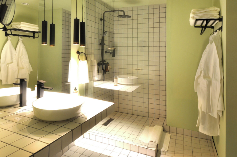 Bathroom 5, Castor & Pollux Hotel, Tbilisi