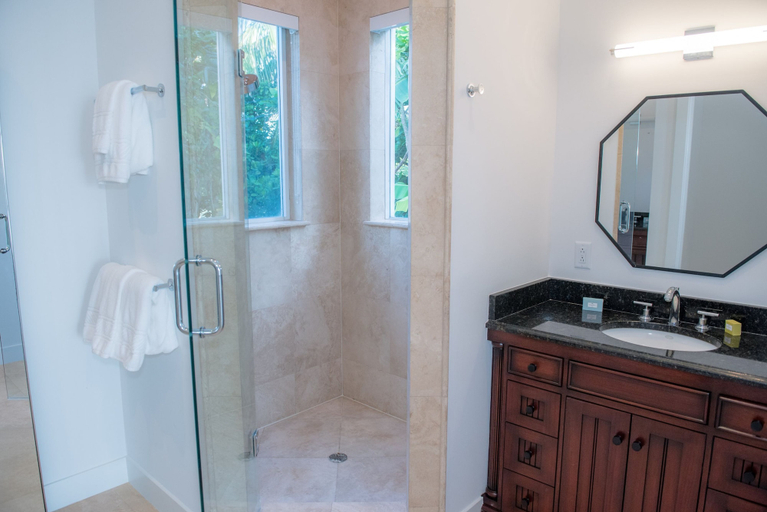 Room 5, Turtle Nest Estate in Islamorada, Monroe