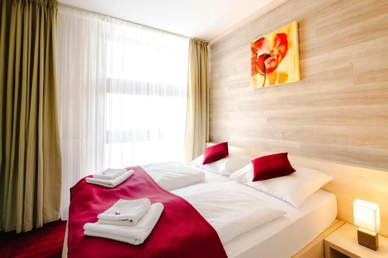 Bedroom 2, Hotel Crocus, Poprad