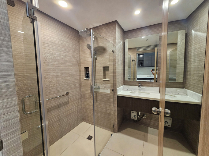 Bathroom 3, The Residences at BCCT by Stays PH, Taguig
