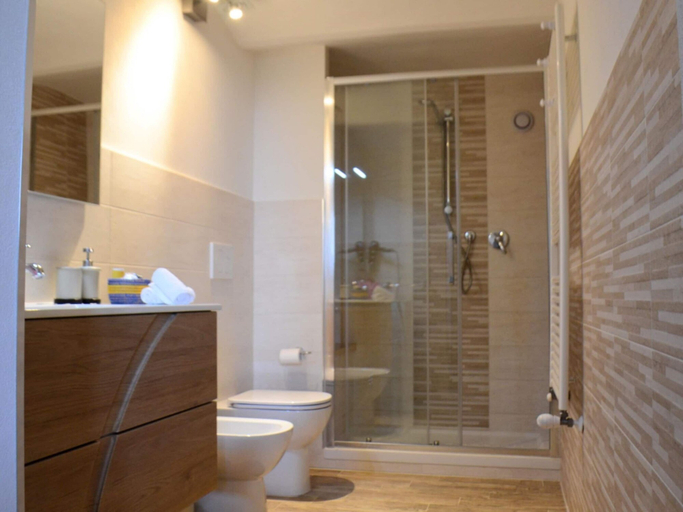 Bathroom, Comfortable Holiday Home in Pistoia With Pool, Pistoia