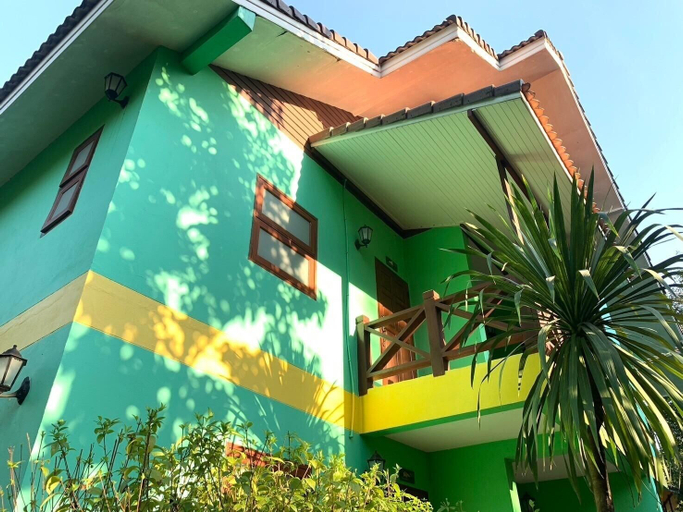 Exterior 12