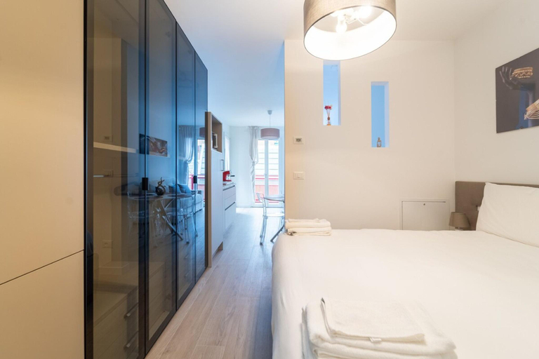Bedroom 2, Appartmento di design con terrazzo Mascarella, Bologna