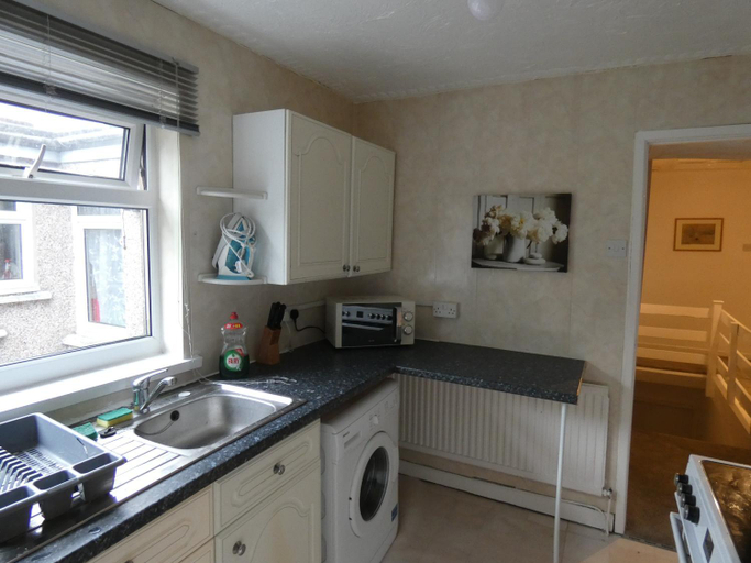 Others 2, Wyndham Rooms, Merthyr Tydfil