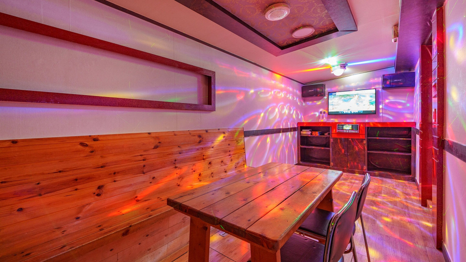 Food & Drinks, Daebudo Dekapo Pension, Ansan