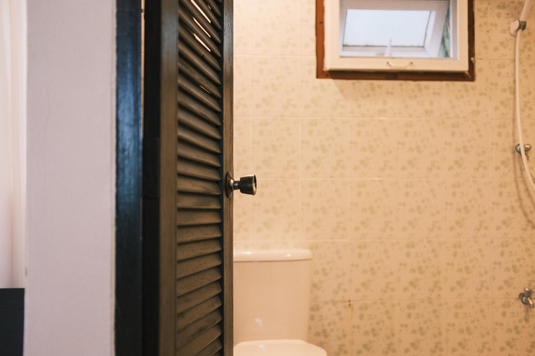 Bathroom 3, Chiangmaislowtime, Muang Chiang Mai