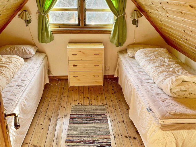 Bedroom 3, 6 Person Holiday Home in Foldroyhamn, Bømlo
