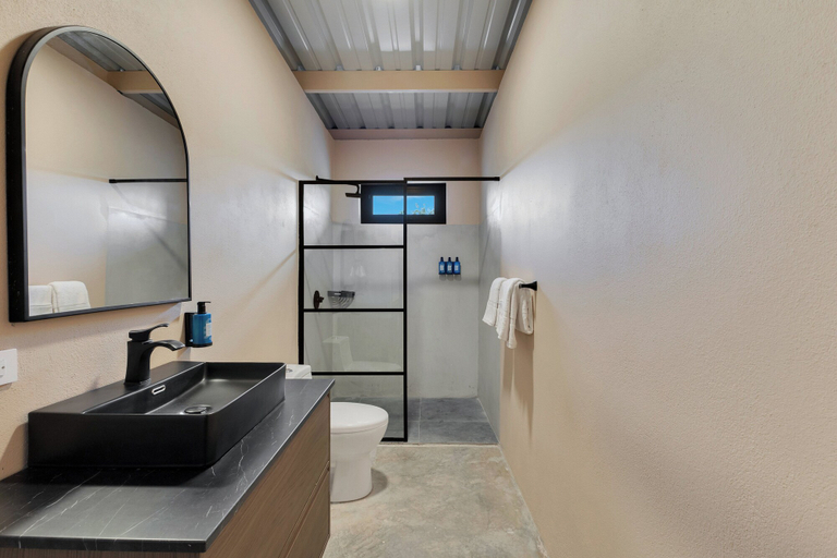 Bathroom 3, Aguadilla Surf Lodge