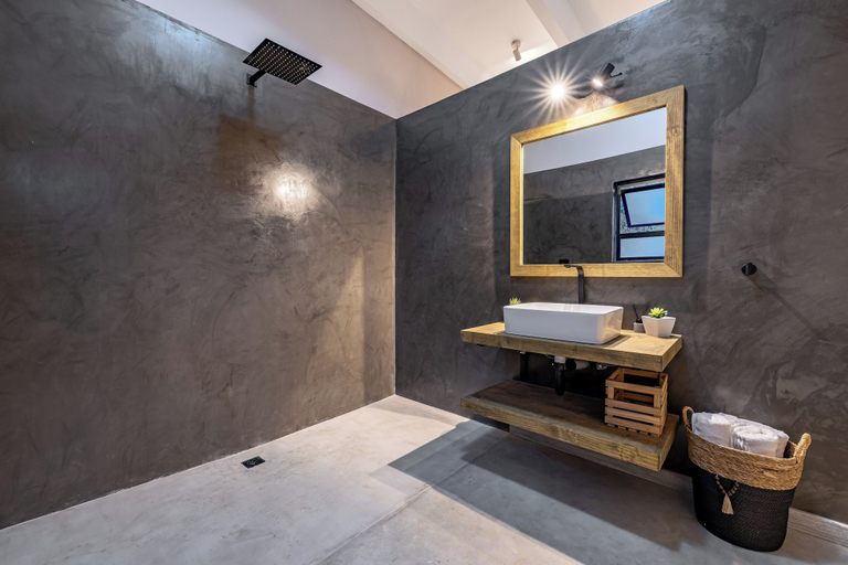 Bathroom 4, 444 on Taaibos Bush Villa, Mopani