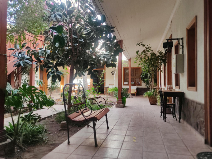 Others 5, Hotel Halley, Elqui