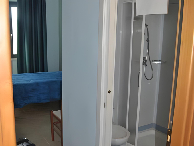 Bathroom 10