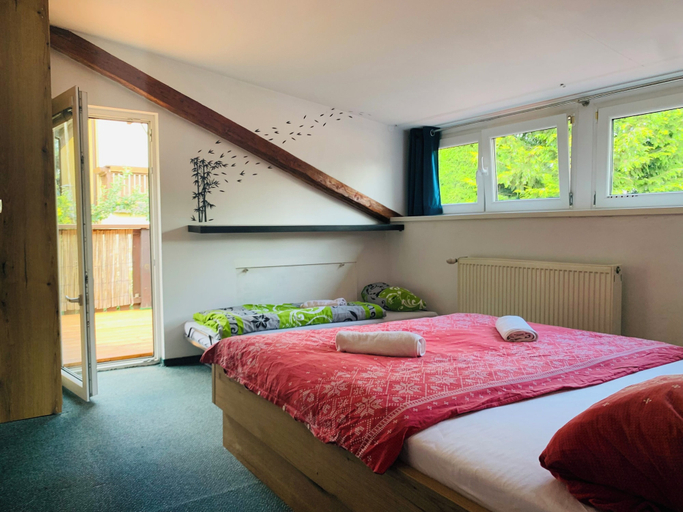 Bedroom 2, Pension Aqualand, Poprad