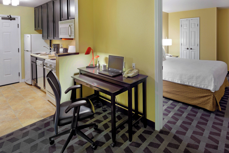 Bedroom 3, TownePlace Suites Marriott Joplin, Newton