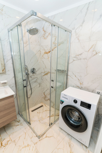 Bathroom 4, Blissful Apartments, Sarandës