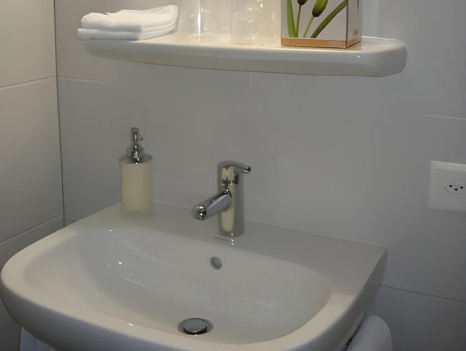 Bathroom 10