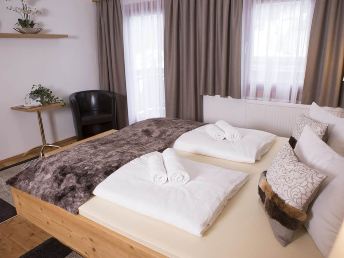 Room 5, Delightful Holiday Home With Sauna, Sankt Johann im Pongau