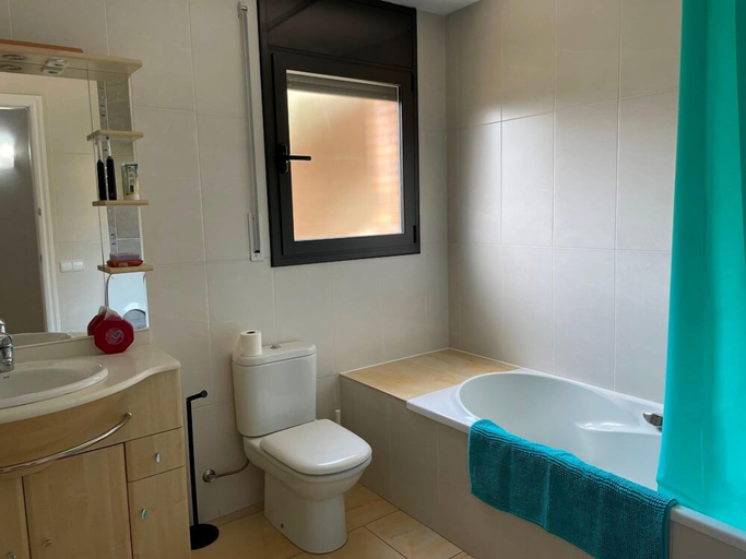 Bathroom 3, Villas Coliving Villa Vistas, Barcelona