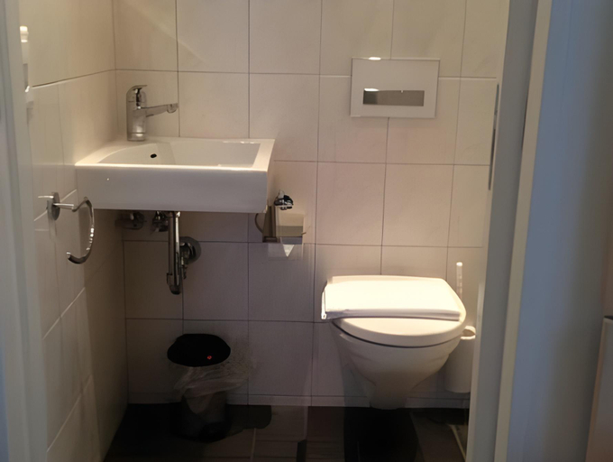 Bathroom 9
