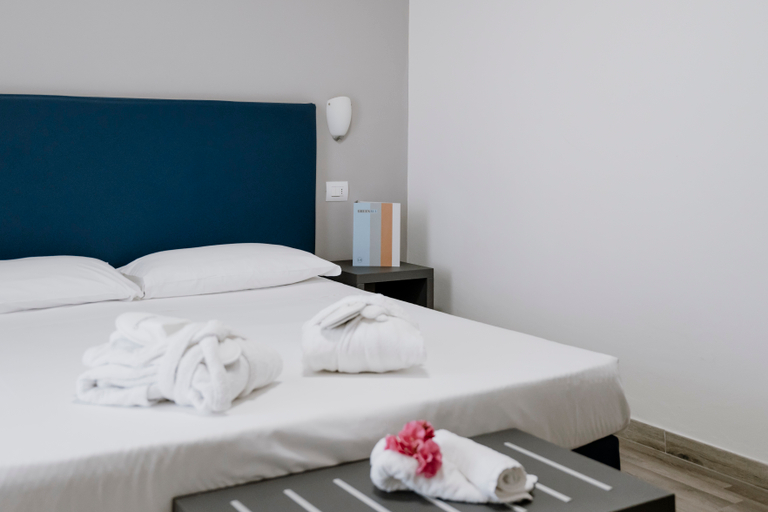 Bedroom 3, Torre Guaceto Oasis Hotel, Brindisi