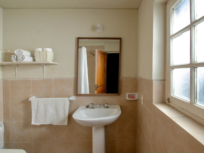 Bathroom 3, Casa Bolivia Mundo, Pedro Domingo Murillo