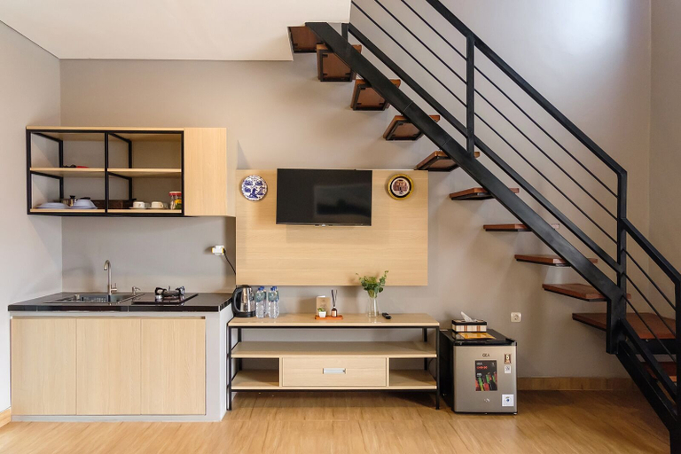 Dining Room 10