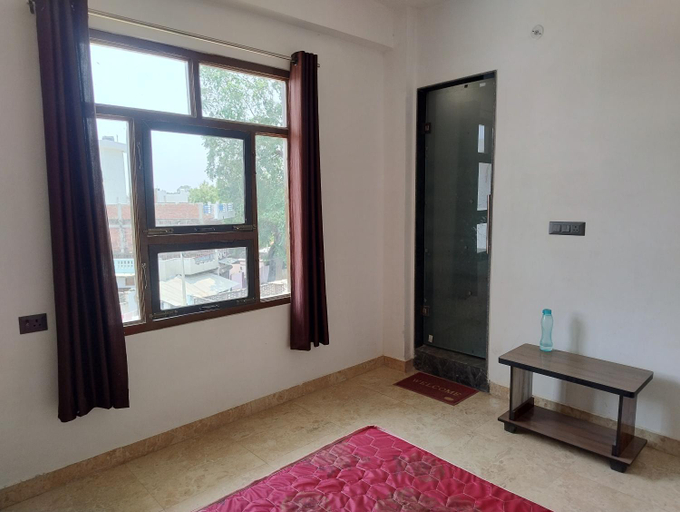 Others 5, Anand Sadan, Pratapgarh