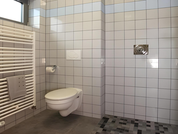 Bathroom 9