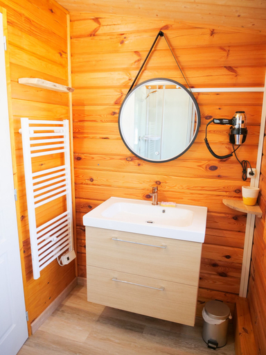 Bathroom 5, LE Petit Champigny, Maine-et-Loire