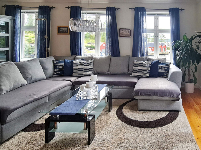 Others 5, 8 Person Holiday Home in Lindas, Lindås