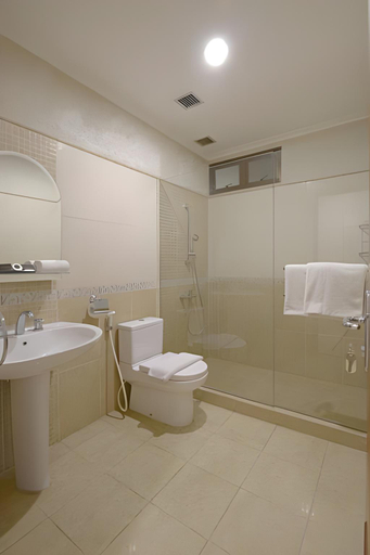 Bathroom 8